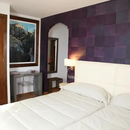 Hotel De 3*